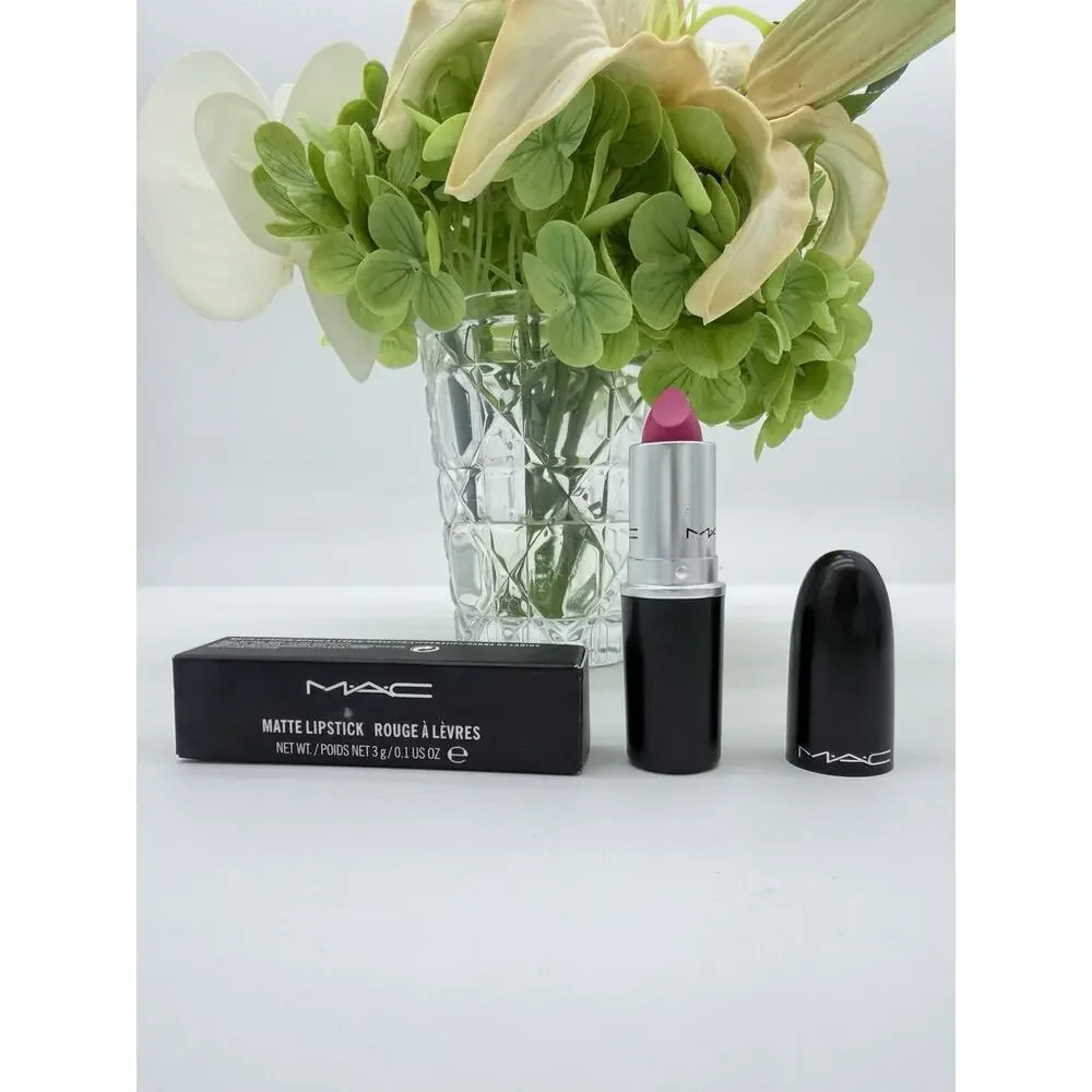 MAC Cosmetics Matte Lipstick Brand New In Box (NIB) 3g Aim for Gorgeous